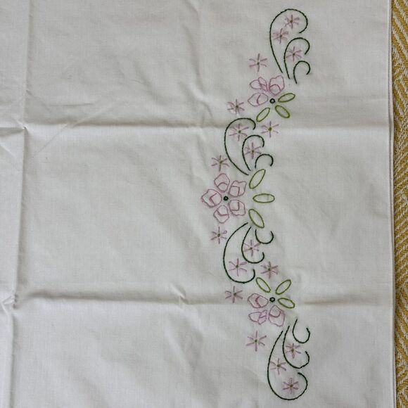 Hand Embroidered Pillow Case Floral Standard NWOT bv - Picture 2 of 3